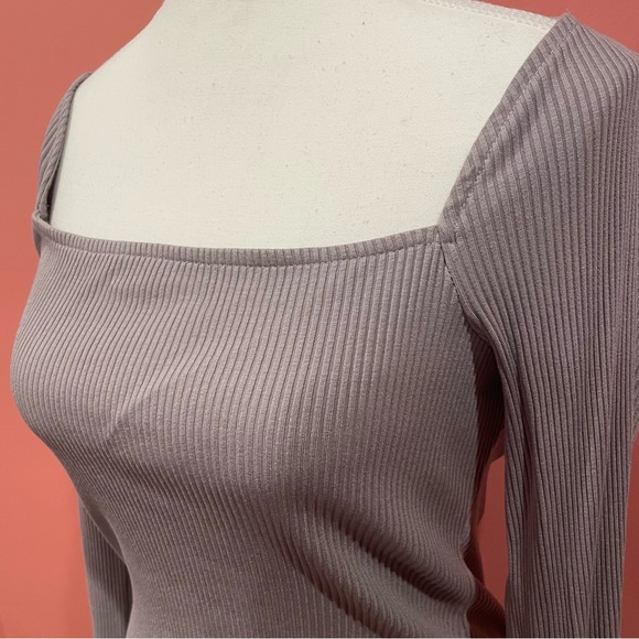 61. Women's Ribbed Long Sleeve Square Neck Top - Picture 4 of 8